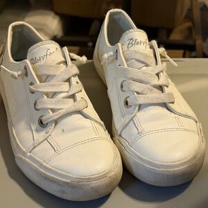 Blowfish Classic White Malibu Maxine Lace-Up Sneakers size 6.5